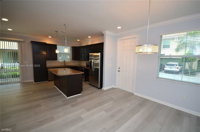 Building Photo - 3 br, 2.5 bath House - 2945 St Thomas Dr