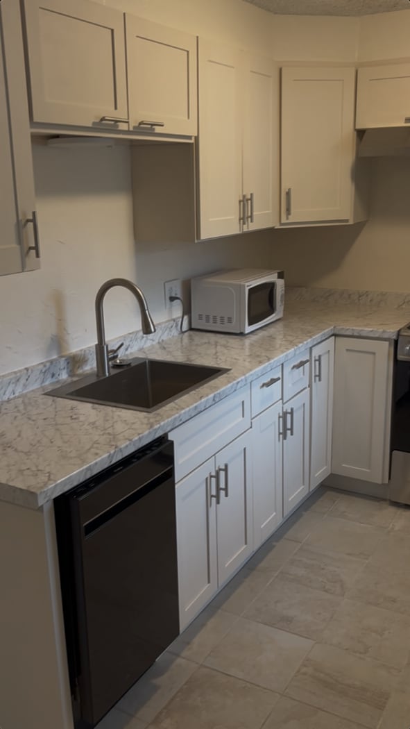 Building Photo - 3 CO-105