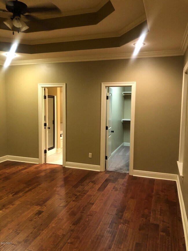 Building Photo - 213 Zoie Dr