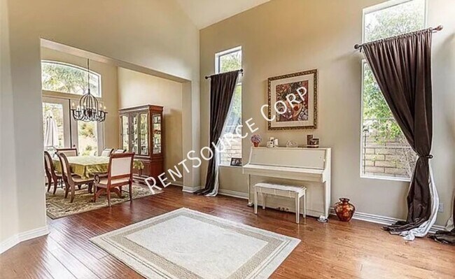 Foto del edificio - 22909 Redwood Ct