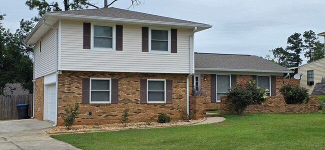 Building Photo - 4011 Pinnacle Way