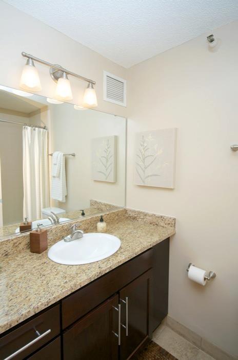 Foto del edificio - 174 N Harbor Dr