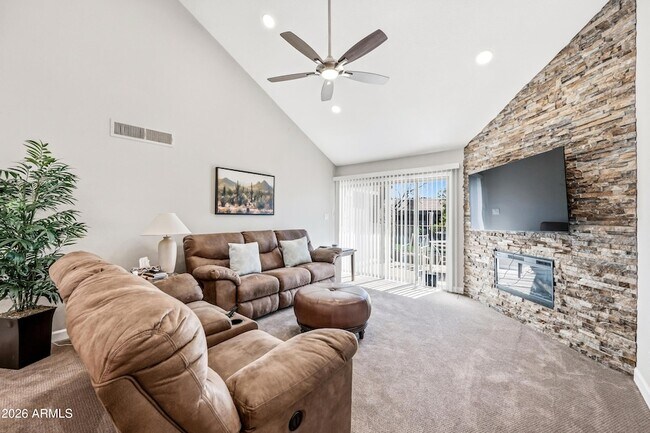 Building Photo - 7340 N Vía Camello Del Norte