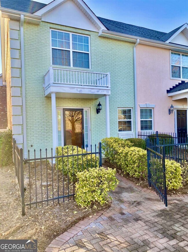 75 Intown Pl, Fayetteville, GA 30214 Room for Rent in Fayetteville