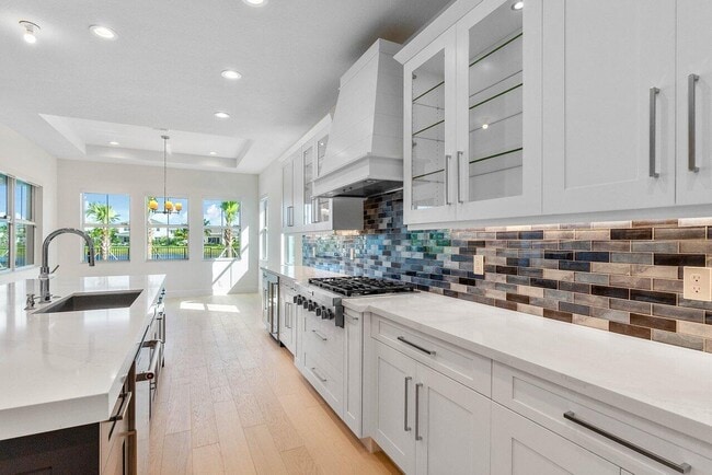 Foto del edificio - 9237 Crestview Cir