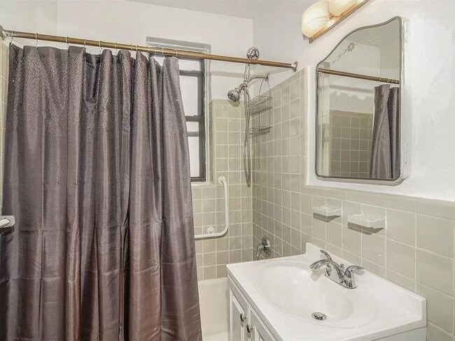 Foto del edificio - 3635 Johnson Ave