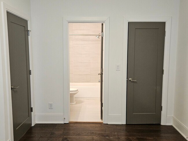 Foto del edificio - Gorgeous Townhome in Prime West Midtown Location