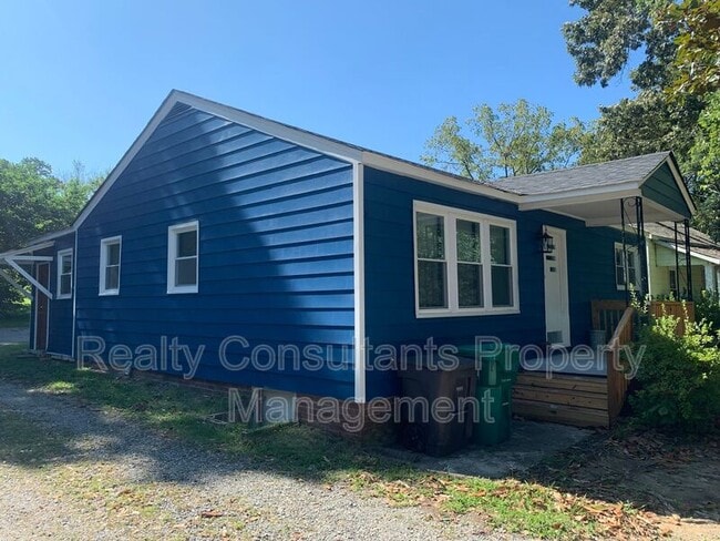 Building Photo - 602 E Lexington Ave