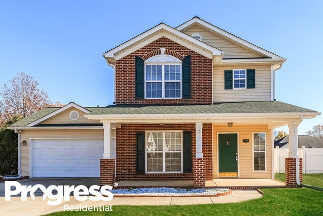 Building Photo - 1440 Standish Dr