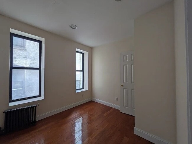 Building Photo - 537 W 158th St