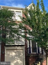 Building Photo - 111 Maximillian Ct SW