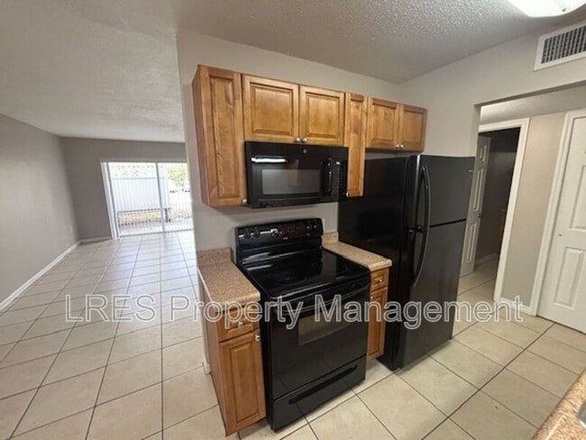 Photo - 1695 Lee Rd House