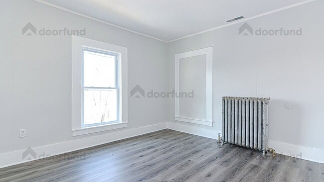 Building Photo - 11 Pleasant St