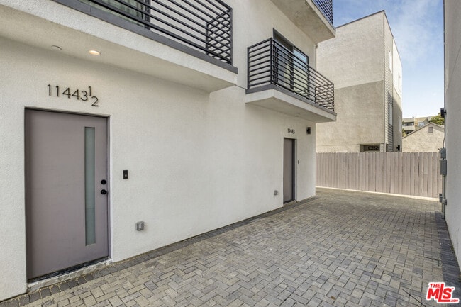 Foto del edificio - 11443 Hatteras St