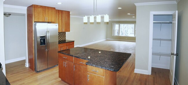 Foto del edificio - 6821 N Wolcott Ave