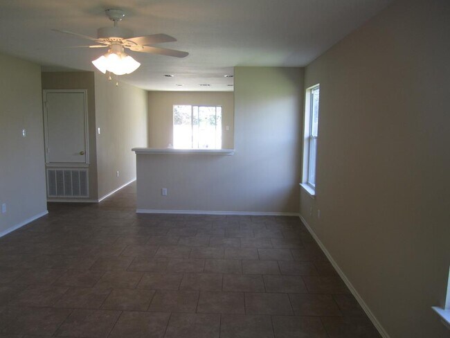 Building Photo - 13124 Maidenhair Tr