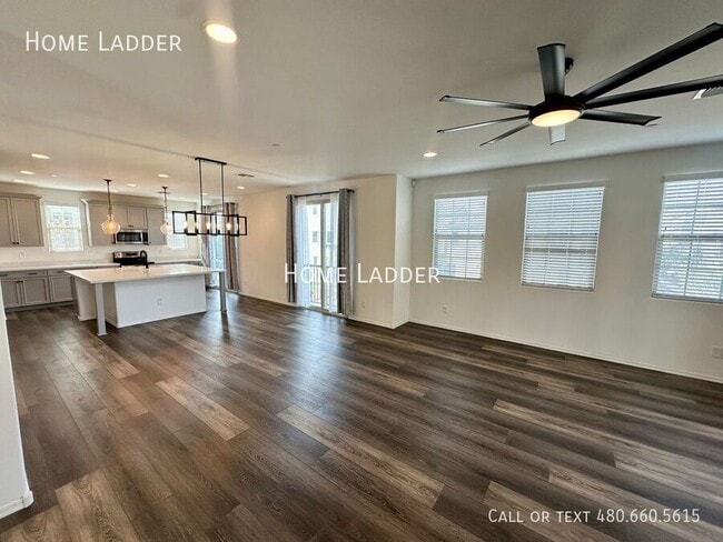 Foto del edificio - 1714 E Hampton Ln