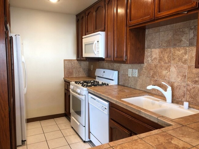 Photo - Los Caballeros #301 Apartment