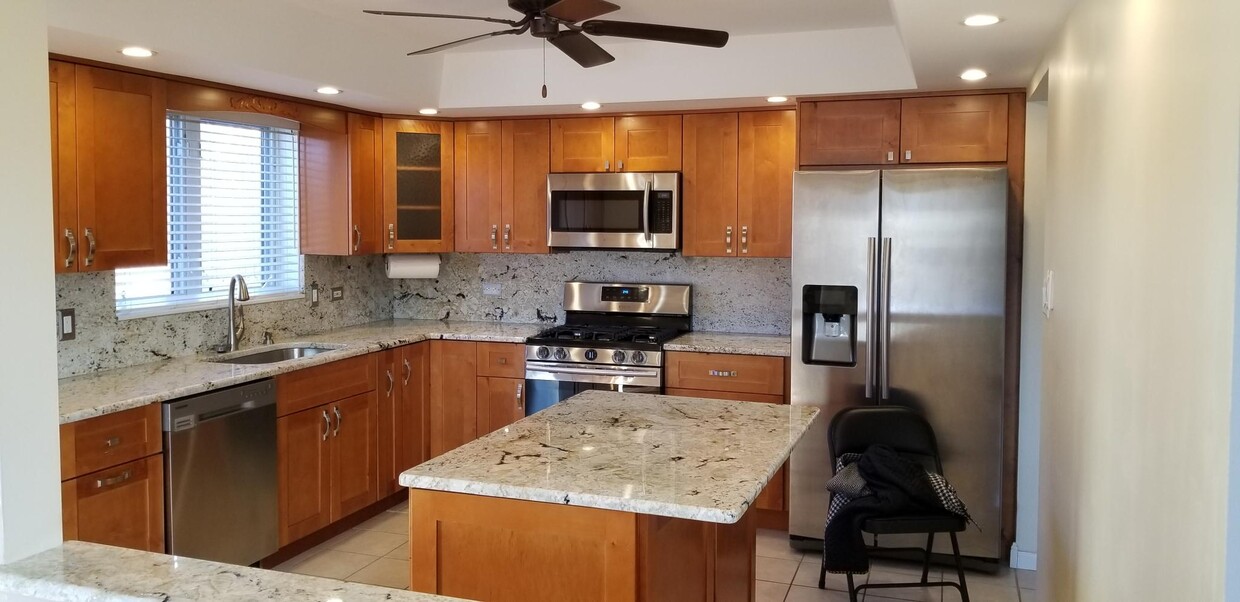 Primary Photo - 14531 Ravinia Ave