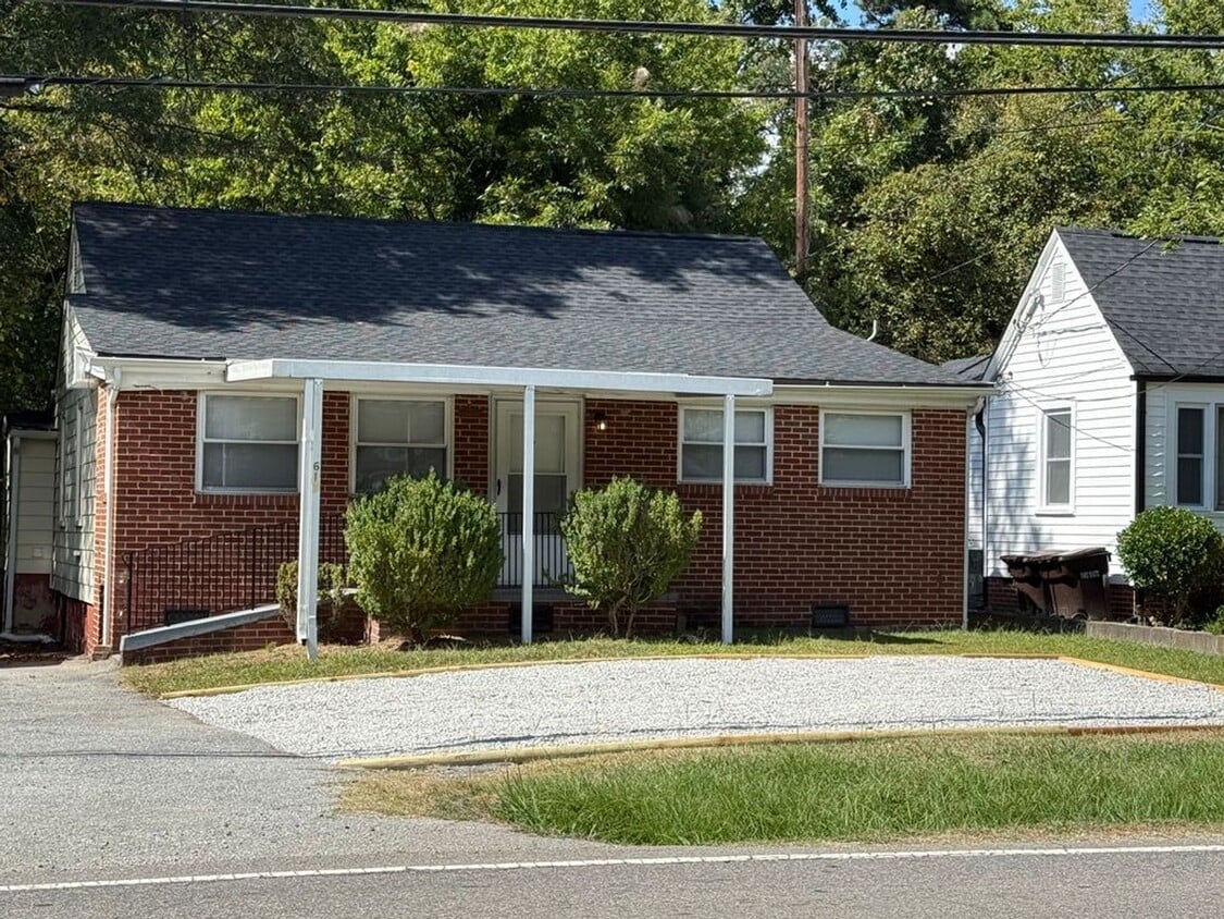 Primary Photo - 3 Bedroom 1 Bath for rent