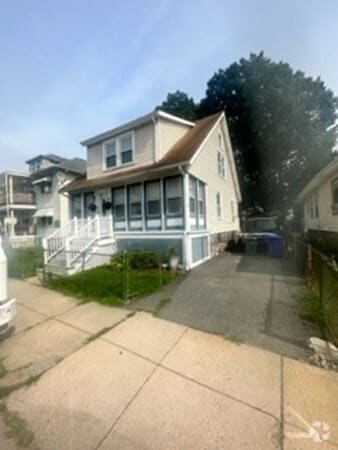 Building Photo - 90 Hollingsworth St
