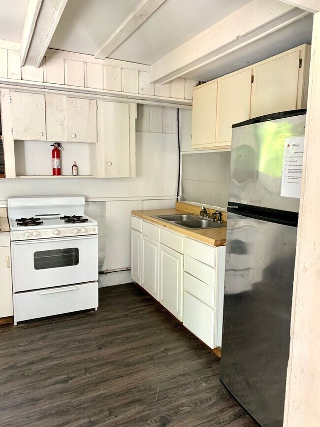 Foto del edificio - One bedroom home just minutes from Bloomin...