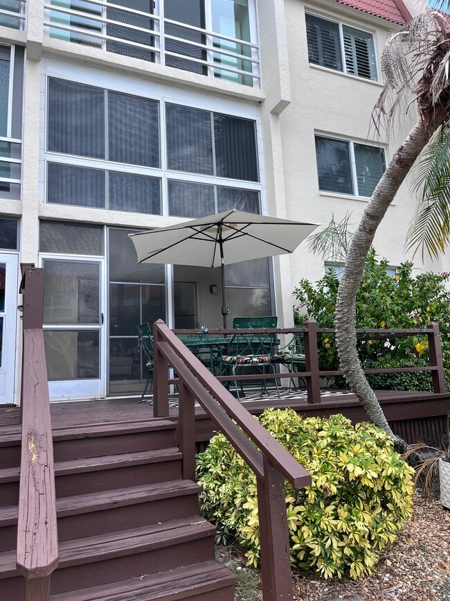 Foto del edificio - 240 Santa Maria St