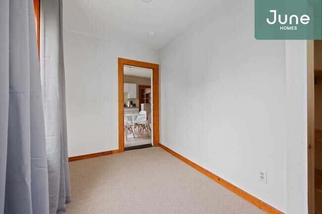 Foto del edificio - Twin room in 4-bed/1.0-bath Home