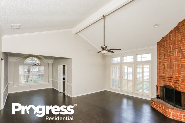 Building Photo - 701 Bridle Dr
