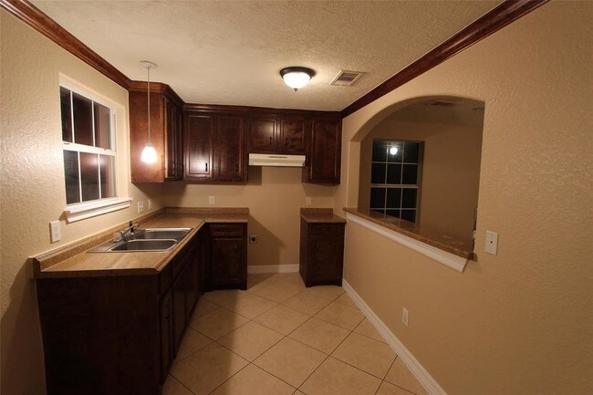 Foto del edificio - 618 Twin Oaks St