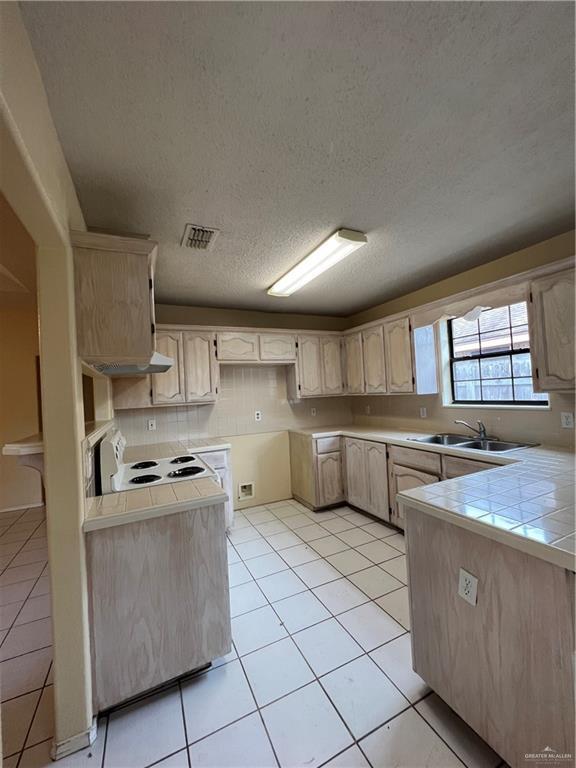 Building Photo - 3604 N 39th St