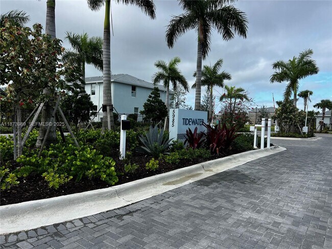 Foto del edificio - 478 Salisbury Cir