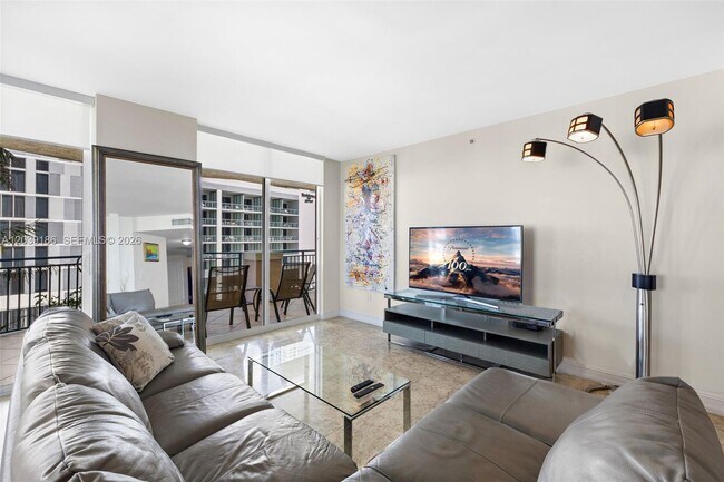 Foto del edificio - 17555 Atlantic Blvd
