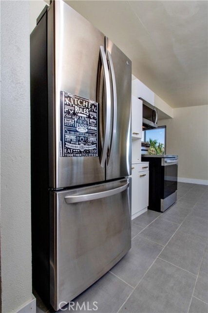 Building Photo - 61495 La Jolla Dr