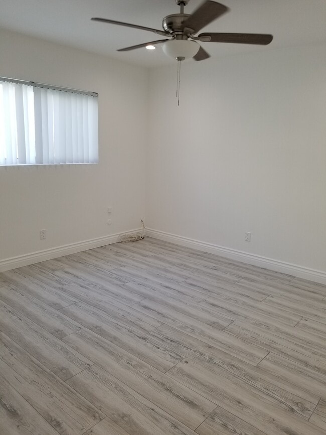 Building Photo - 3433 Madera Ave
