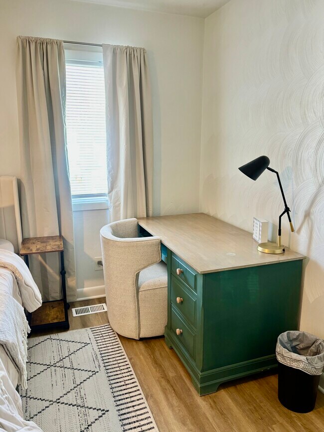 Building Photo - 3441 Bruin Dr