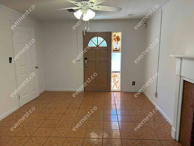 Foto del edificio - 1848 Flat Shoals Rd SE