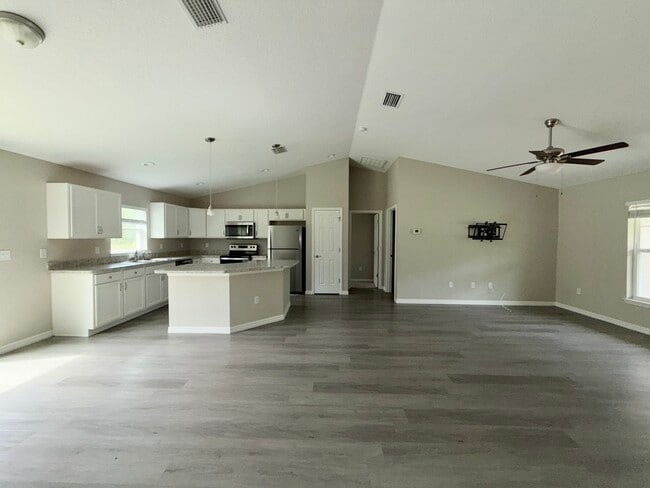 Building Photo - 853 Marion Oaks Mnr