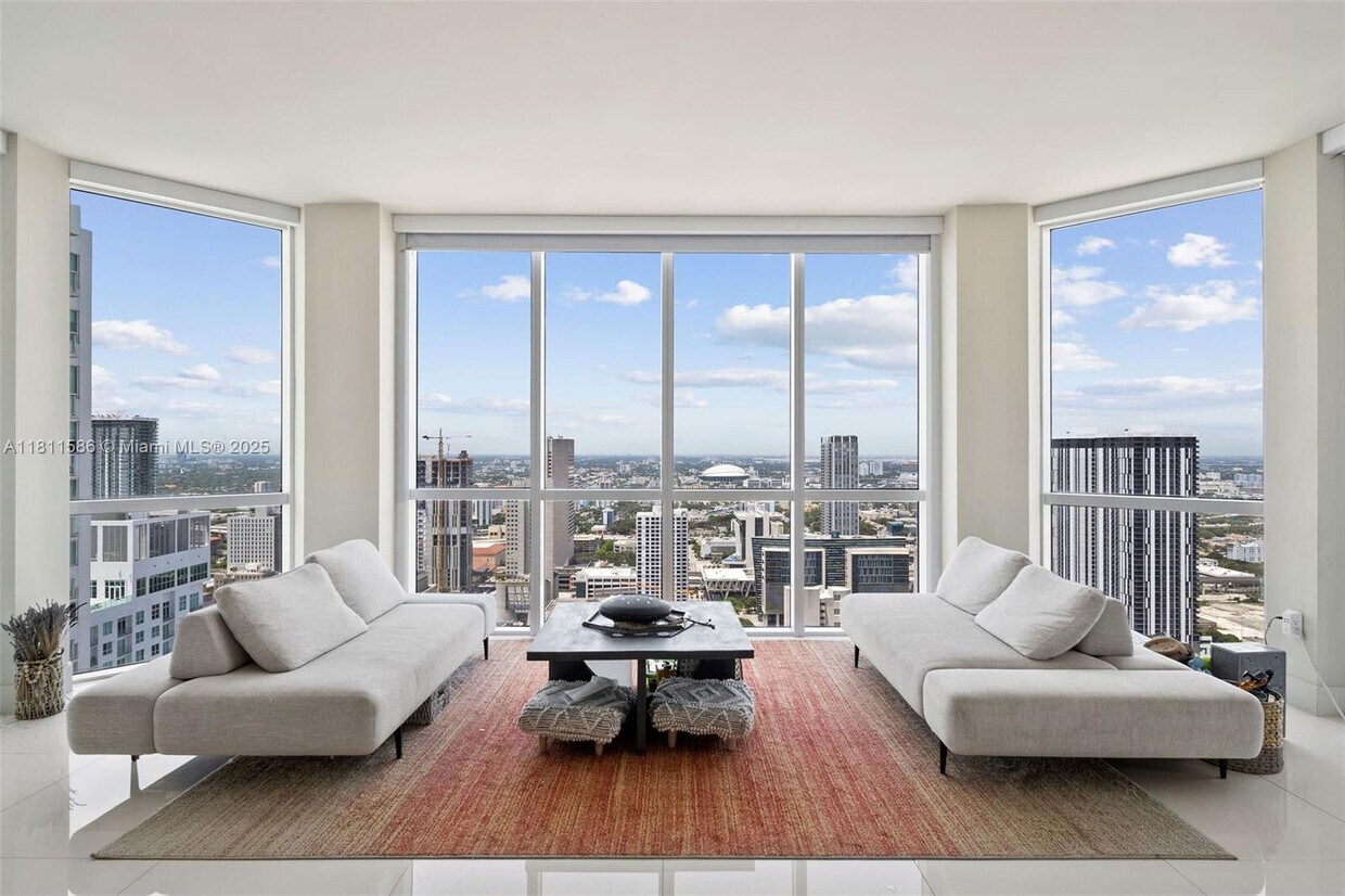 Primary Photo - 244 Biscayne Blvd