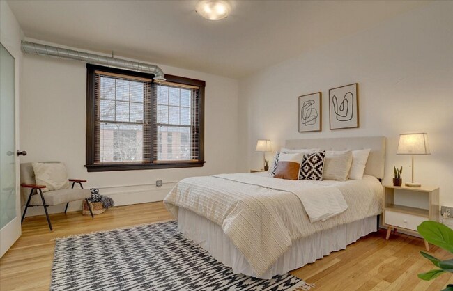 Foto del edificio - 740 Sherman St