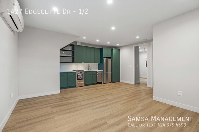 Building Photo - 1427 Edgecliffe Dr