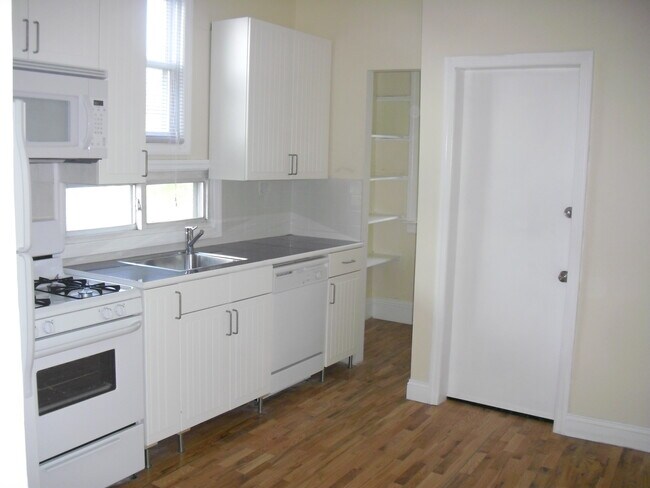 Building Photo - 63 Clifton Pl