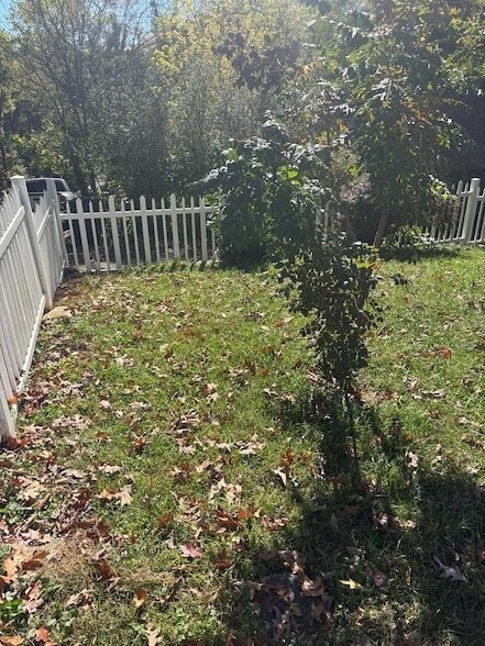 Building Photo - 226 Granville Ave