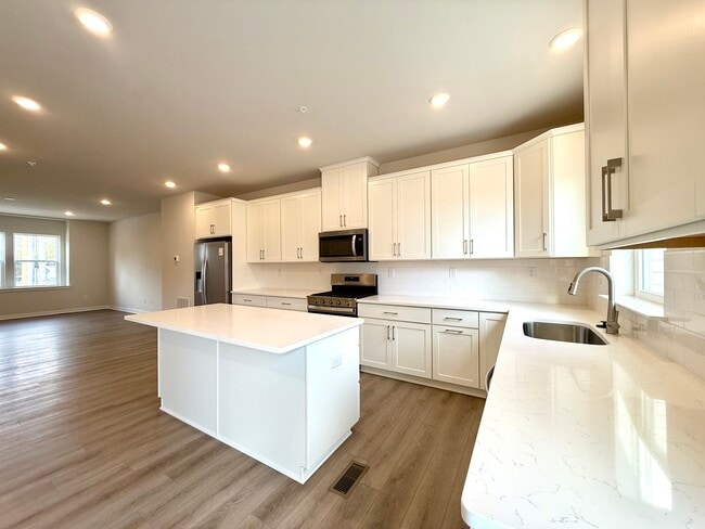 Building Photo - 1289 Fillmore St