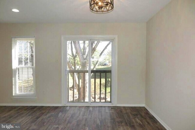 Foto del edificio - 17325 Sandy Knoll Dr