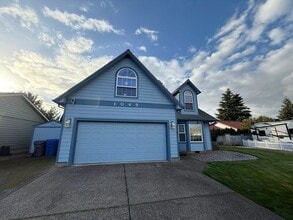 Building Photo - 1049 Yorkshire Ct SE