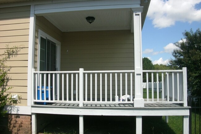 Foto del edificio - Beautiful Town Home