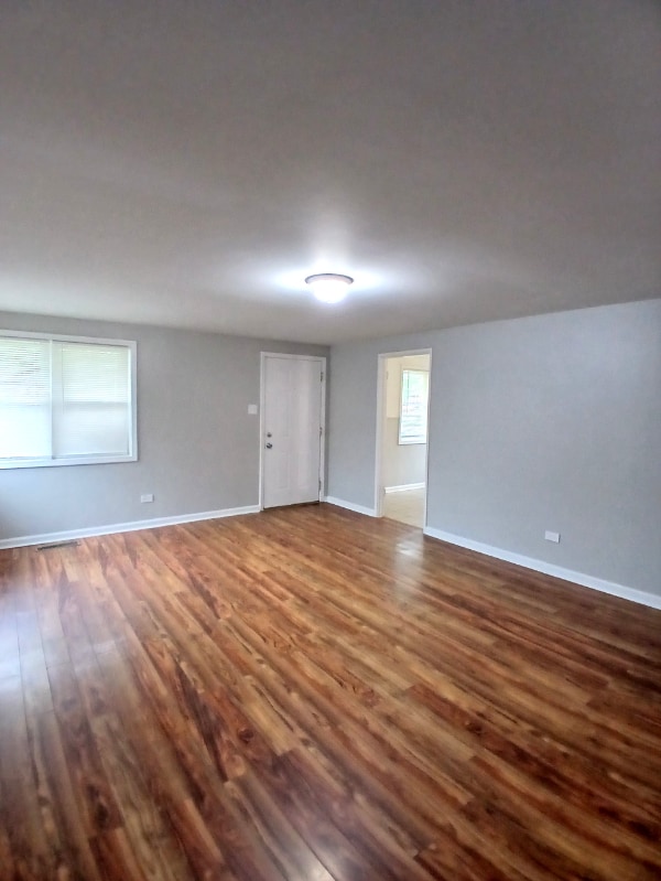 Building Photo - 3208 Nelson Ave