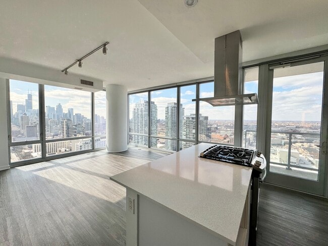 Building Photo - 1200 N La Salle Dr