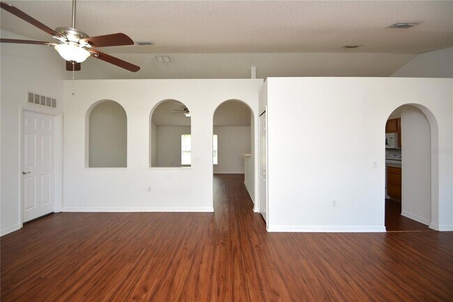 Building Photo - 36 Frenora Ln